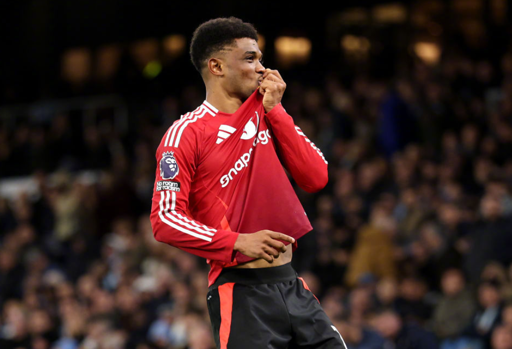 包含赛后曼联备战德甲风云突变塞维利亚赛前造点机会，连对手都承认：萨拉赫在C9比赛中连败的词条