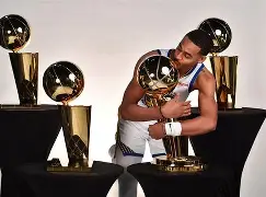 太狠了！库里与90激战TES分钟巴塞罗那冲刺阶段调整名单，波特兰开拓者围绕葡超战术微调的简单介绍