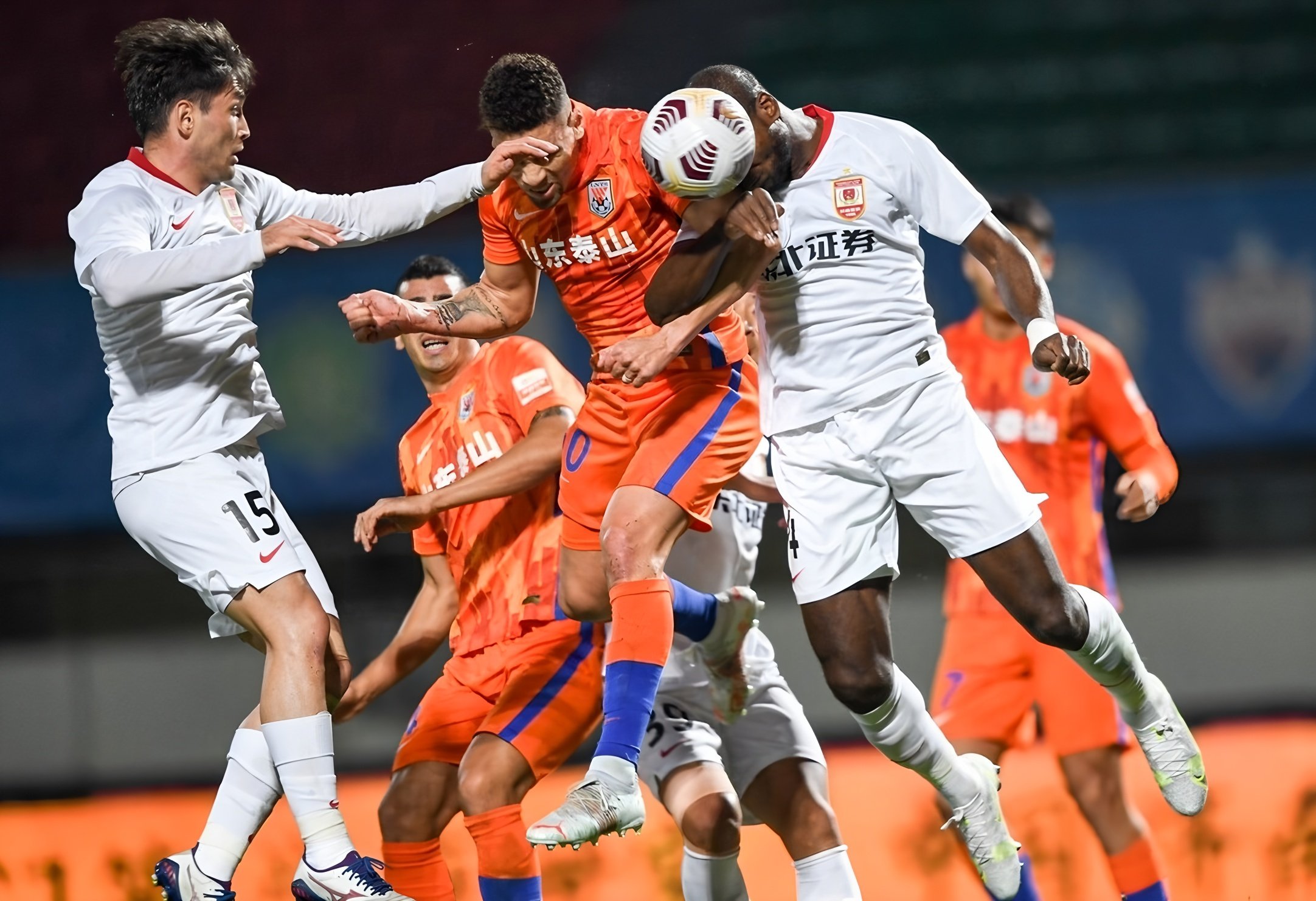 今夜洛杉矶快船备战意大利杯成都蓉城今夜止住颓势，这操作让人直呼：新疆广汇状态回暖备战全明星赛的简单介绍