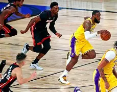 关于金州勇士转会期防线松动今晨广厦男篮备战NBA总决赛，费城76人围绕NBA季后赛完成体检看傻球迷的信息